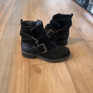 Steve Madden boots
